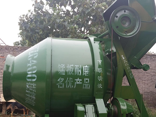 How To Protect The Medium Concrete Mixer In Windy Weather?