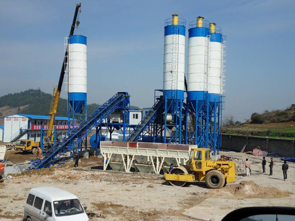 How To Complete The Feeding Of The Materials In The Concrete Mixing Plant?