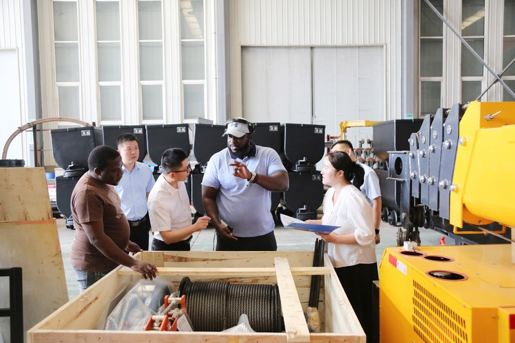 Zimbabwean Businessmen Visit China Coal Group For Product Acceptance And Renewal New Contracts